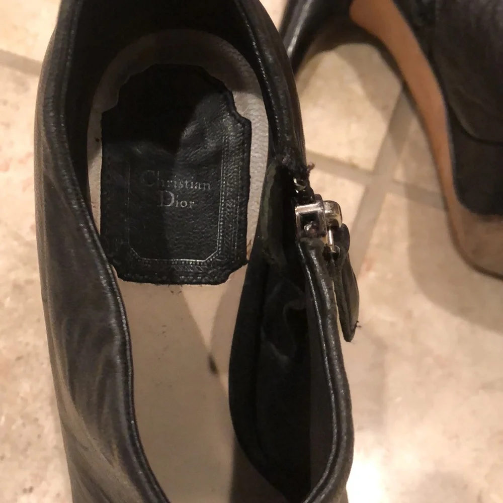 Vintage Christian Dior 100% leather stiletto platform zip up ankle bootie heel